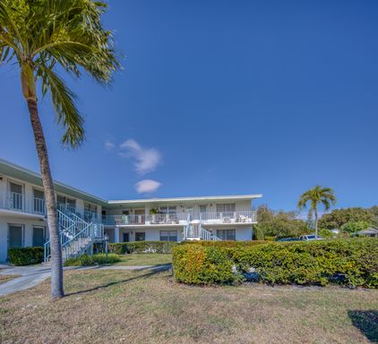 401 J, Lake Worth Beach, FL 33460