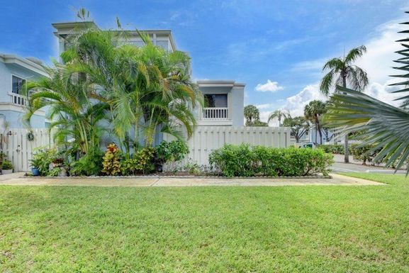 1010 8th, Delray Beach, FL 33483