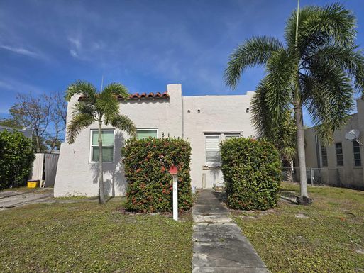 717 Selkirk, West Palm Beach, FL 33405