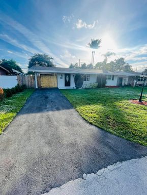 1161 78th, Pembroke Pines, FL 33024