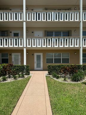 252 Southampton C, West Palm Beach, FL 33417