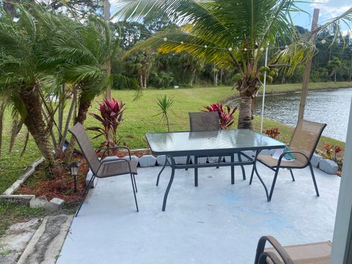 24 Calle De Lagos, Fort Pierce, FL 34951