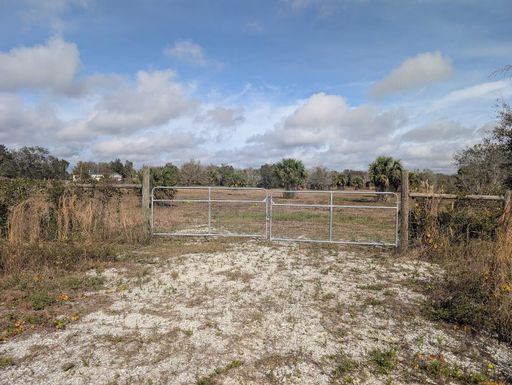 19474 250th, Okeechobee, FL 34972