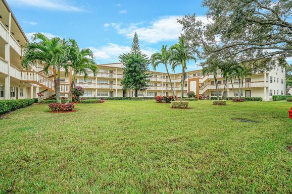 104 Mansfield, Boca Raton, FL 33434