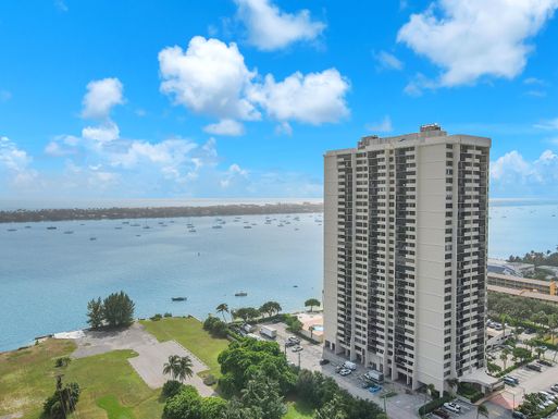 5600 Flagler, West Palm Beach, FL 33407