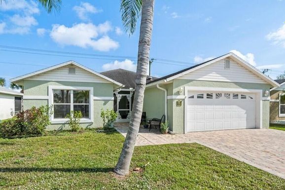 6612 Alemendra, Fort Pierce, FL 34951
