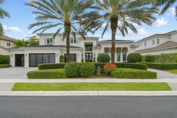 687 Hermitage, Palm Beach Gardens, FL 33410