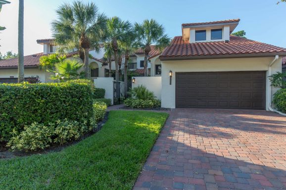 2371 Windsor Way, Wellington, FL 33414