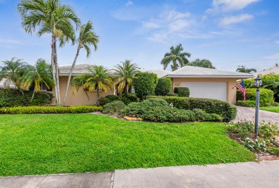 1240 Walnut Ter, Boca Raton, FL 33486