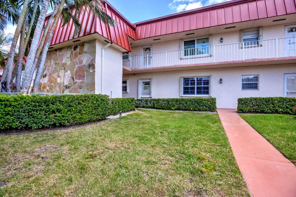 12014 Greenway, Royal Palm Beach, FL 33411