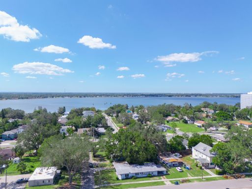 657 Ave C, Winter Haven, FL 33880