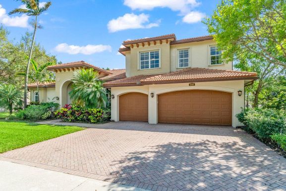 8068 Woodslanding, West Palm Beach, FL 33411