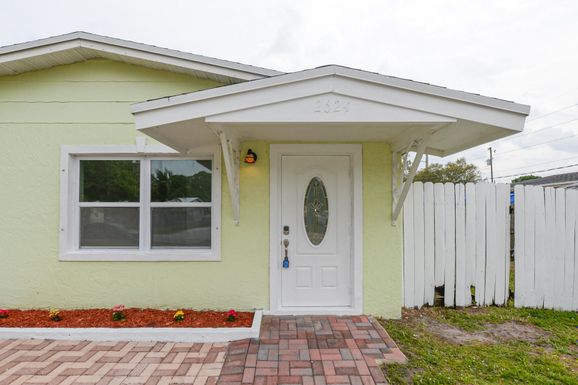 2624 27th, Fort Pierce, FL 34981