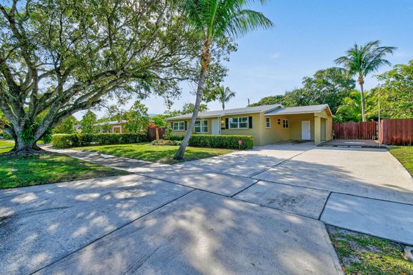 836 Evergreen, West Palm Beach, FL 33403