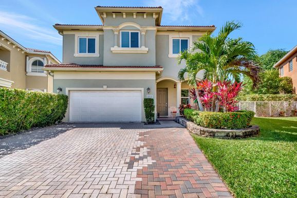 553 Gazetta, West Palm Beach, FL 33413