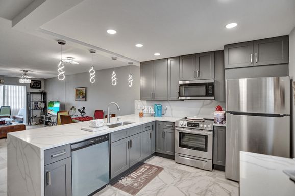 130 26th, Boynton Beach, FL 33435