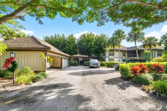 2730 Polo Island, Wellington, FL 33414
