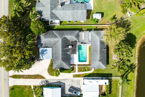 4705 Holly, Palm Beach Gardens, FL 33418