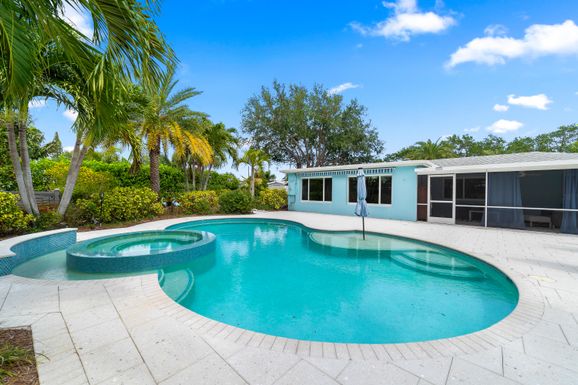 830 Seminole, Lake Park, FL 33403