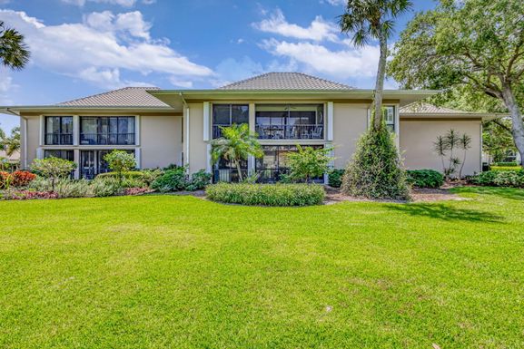 11 Concourse, Jupiter, FL 33469