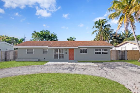 466 38th, Boca Raton, FL 33431