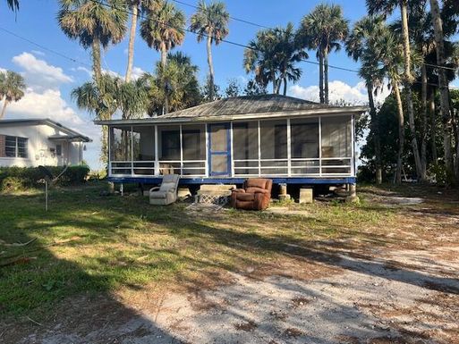 2046 Main, Pahokee, FL 33476