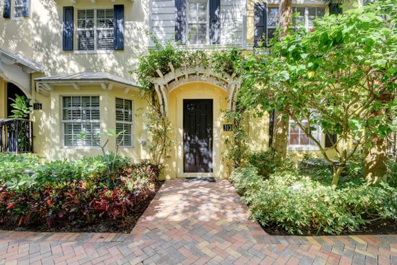 312 Bromeliad, West Palm Beach, FL 33401