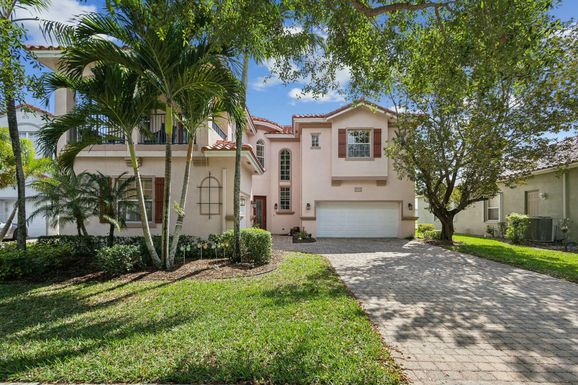 694 Cresta, West Palm Beach, FL 33413