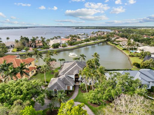 560 Bay Pointe, Palm City, FL 34990