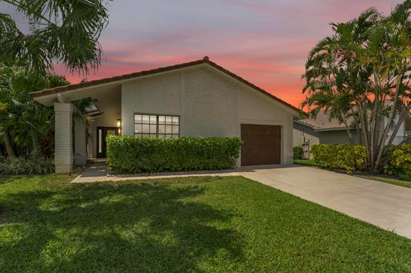 10084 Camelback, Boca Raton, FL 33498