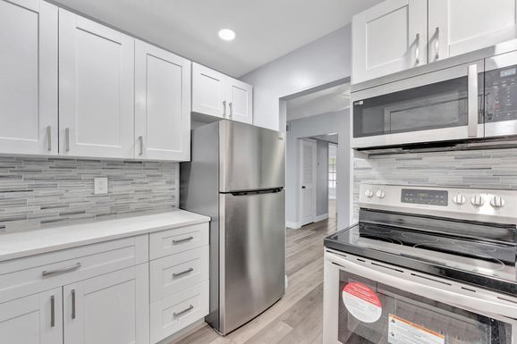6700 22nd, Fort Lauderdale, FL 33308