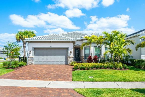 10361 Northbrook, Palm Beach Gardens, FL 33412