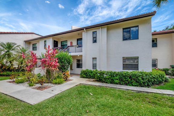 7956 Eastlake, Boca Raton, FL 33433