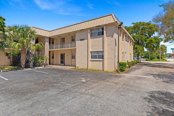 10821 Military, Palm Beach Gardens, FL 33410