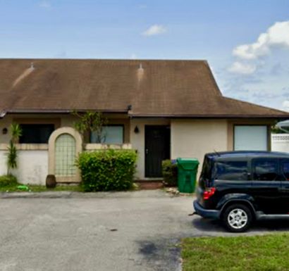 5740 Park, Dania, FL 33312