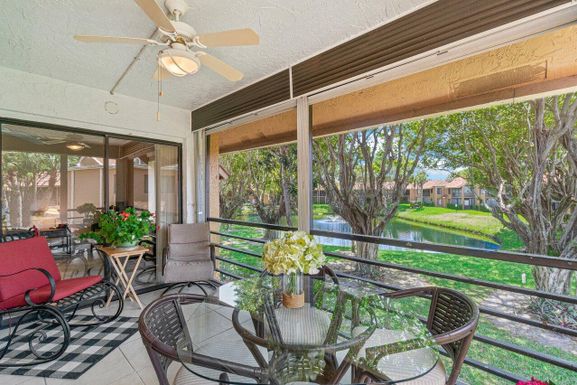 11231 Green Lake 204, Boynton Beach, FL 33437