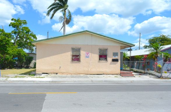 701 D 1, Belle Glade, FL 33430