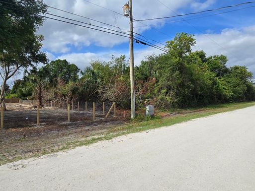 xxxx 35th, Loxahatchee, FL 33470