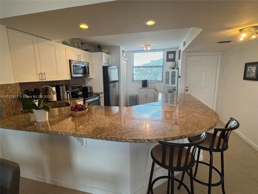 115 Lake Emerald, Oakland Park, FL 33309