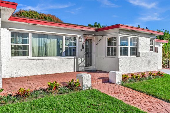 301 Gulfstream, Delray Beach, FL 33444