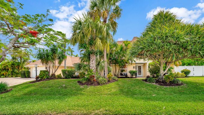 1144 Spanish Lace, Vero Beach, FL 32963