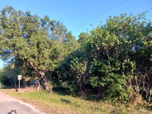 7025 11th, Okeechobee, FL 34974