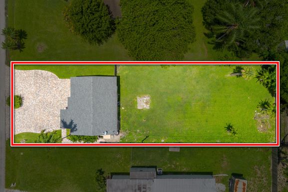 893 35th, Palm City, FL 34990