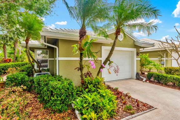 2437 Foxpoint, Palm City, FL 34990