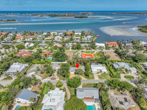 10 Middle, Sewalls Point, FL 34996