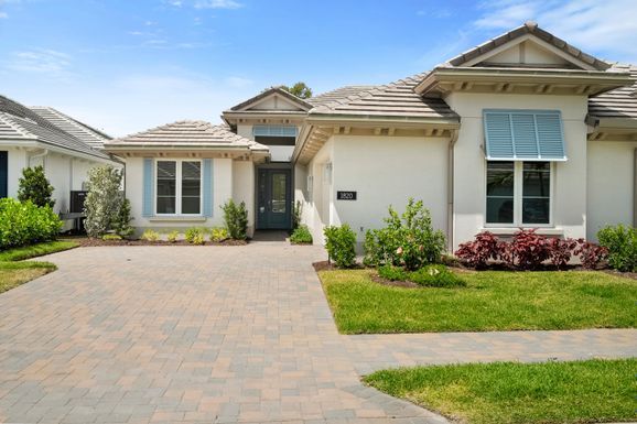 1820 Arawak, Vero Beach, FL 32967