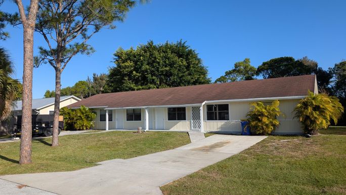 3741 Dixie Ross, Stuart, FL 34997