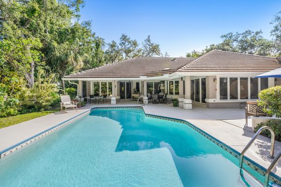 1331 Jonathans Trl, Vero Beach, FL 32963