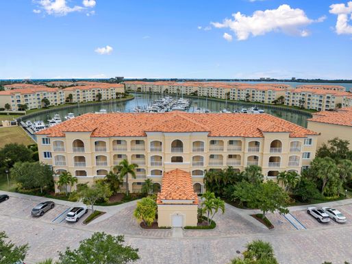 11 Harbour Isle, Fort Pierce, FL 34949