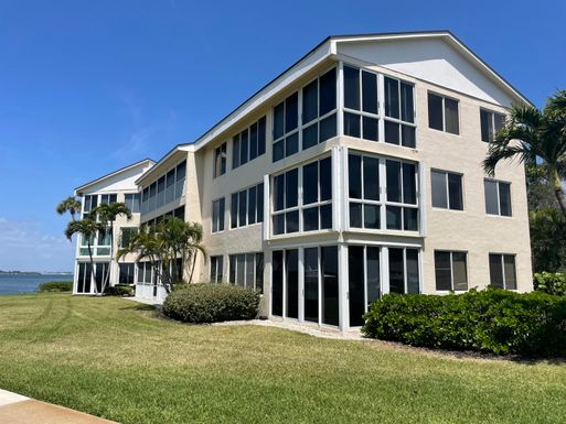 2370 Ocean, Stuart, FL 34996
